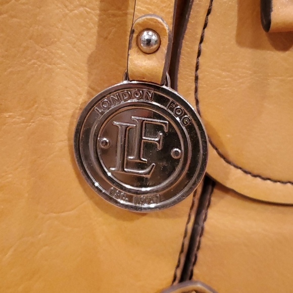 London Fog purse - Picture 2 of 4